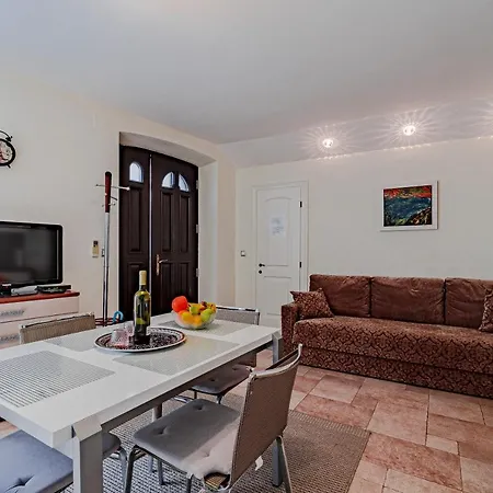 Center Pelavin Mir Lägenhet *