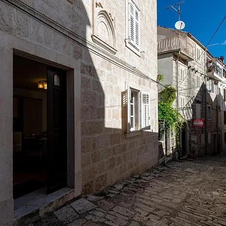 Center Pelavin Mir * Korcula Town